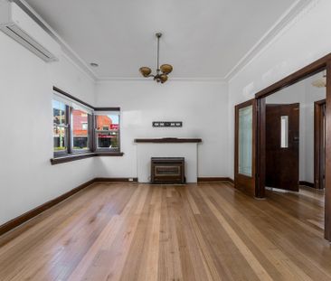 UPDATED CLASSIC BEAUTY IN PRIME LOCATION - Photo 4
