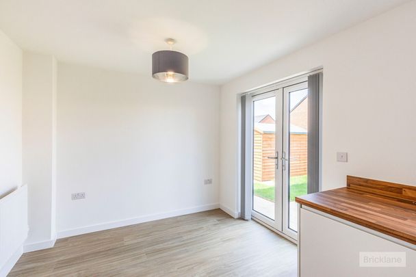 Garland Road, Corby - Photo 1