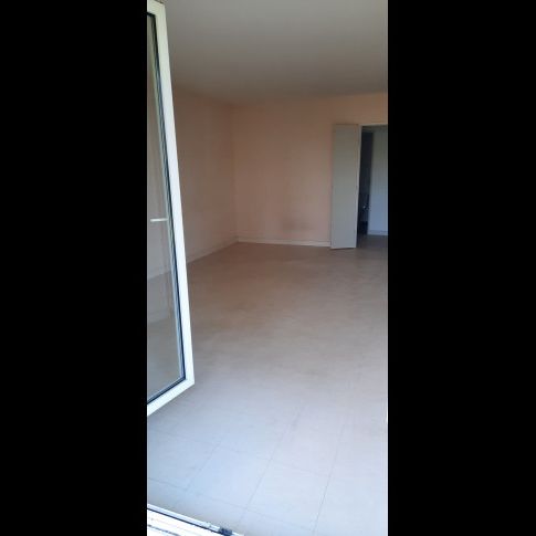 Location Appartement 4 pièces 83 m² Bourges - Photo 1