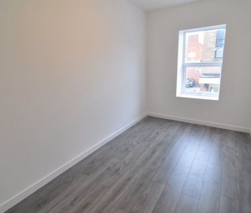 2 bed Apartment - To Let - Photo 6