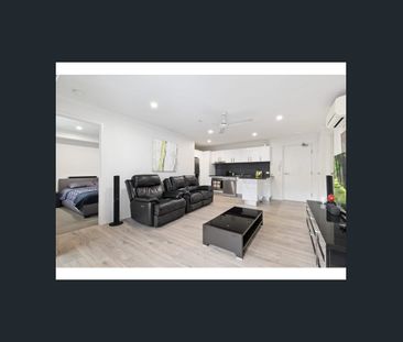 Atrium Open Plan 2 Bedroom Unit - Level 3 with water included - Photo 3