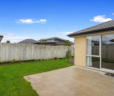 Near New Build Three Bedroom Family Home - Photo 2