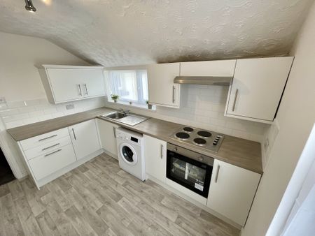 Townhouse apartment available TO LET in Grosvenor Street, Blackpool - Photo 3