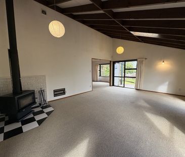 Spacious Family Home - Prime Havelock North Location - Photo 5