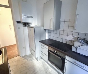 Wunderschöner Altbau mit Balkon! - Photo 2
