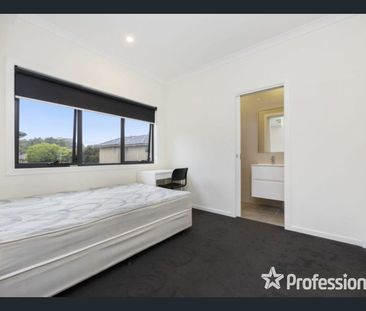 Furnished 1 Bedroom in Clayton - Photo 3