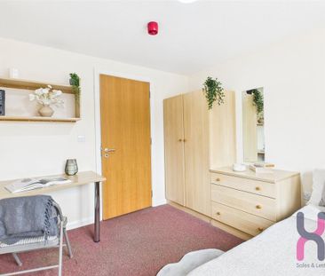 7 bedroom property to rent - Photo 6