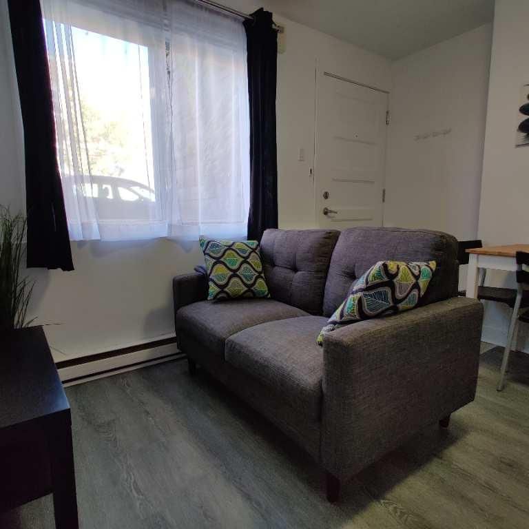 Jolis studios avec chambre fermée à Rosemont, quartier très agréable - Photo 1