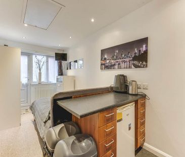 5 bedroom detached house to rent - Photo 4