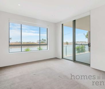 THIS SPACIOUS APARTMENT IS A MUST TO VIEW !!! - Photo 5