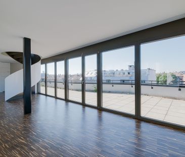 Sunny duplex with top view - Photo 5