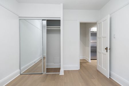 110 Oriole Parkway - Photo 2