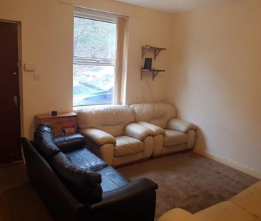 4 bedroom terraced house to rent - Photo 5