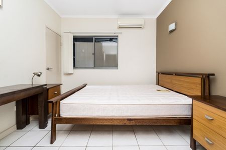 2/30 Cavenagh Street, Darwin City - Photo 3