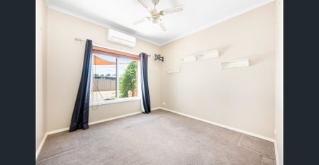 Modern Family Home in Quiet Court Location - Photo 5