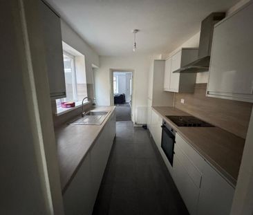 3 bedroom terraced house to rent - Photo 6