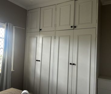 Brisbane Private Rooms with Shared Bathroom - Photo 4