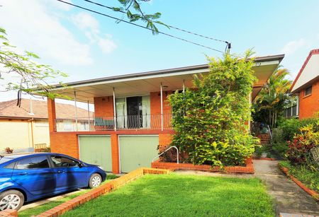 28 Pacific St, Chermside West QLD 4032 - House For Rent | Domain - Photo 3