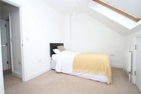 Tudor Gardens, WORTHING - Photo 4
