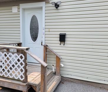 For Lease - 20 Mowat Crescent Unit# Lower, Barrie, Ontario - Photo 4