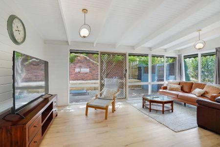 Warm, inviting and fully renovated throughout! - Photo 2