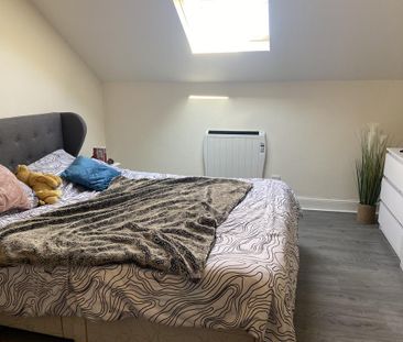 3 bedroom flat to rent - Photo 4