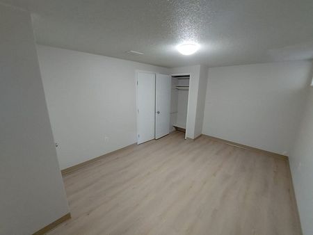 AVAILABLE NOW SPACIOUS 2 BEDROOM RENOVATED BASEMENT SUITE - Photo 3