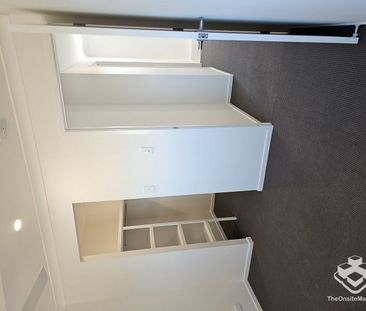 GREAT LOCATION-NEAR NEW FULLY DUCTED 3 BED 2 BATH TOWNHOUSE - Photo 3