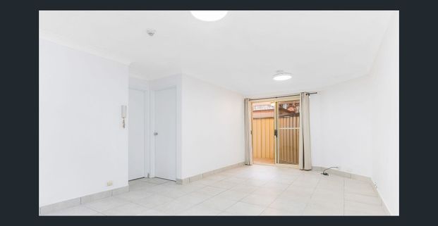 Modern Ground-Floor Apartment in the Heart of Bankstown- - Photo 1