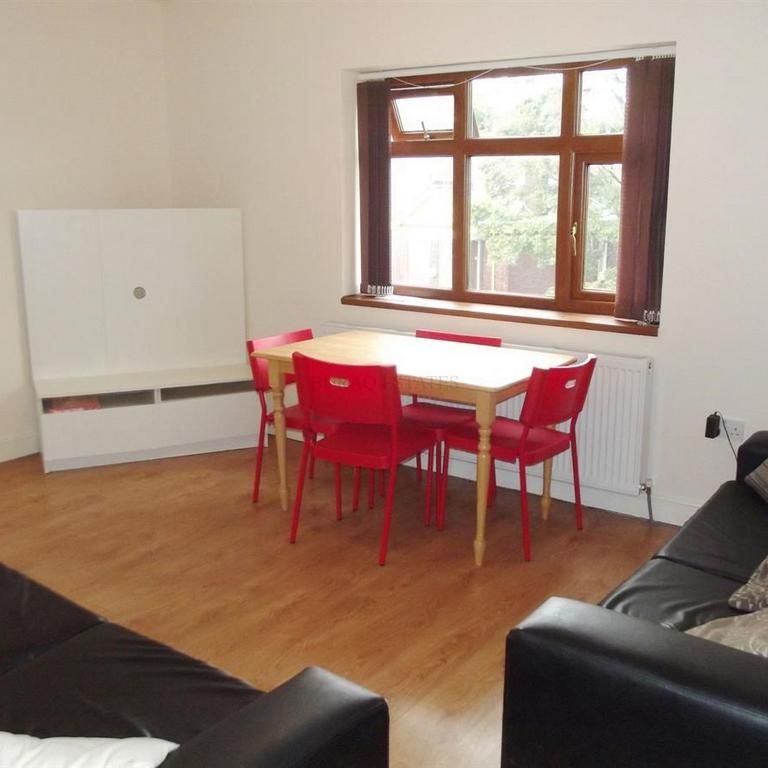 5 bedroom flat to rent - Photo 1