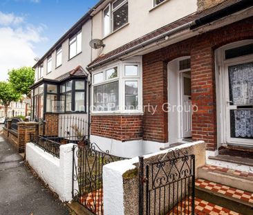 3 bedroom terraced house to rent - Photo 5