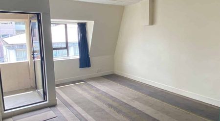 Chic 3BR Te Aro Apt - Central Living! - Photo 4