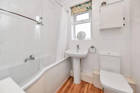 3 bedroom link detached house to rent - Photo 3