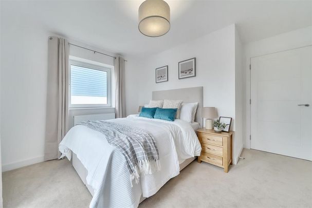 3 bedroom end of terrace house to rent - Photo 1