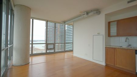 For Lease - 33 Mill Street Unit# 1704, Toronto, Ontario - Photo 2
