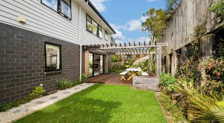 YOUR OWN PRIVATE HAVEN - Photo 4