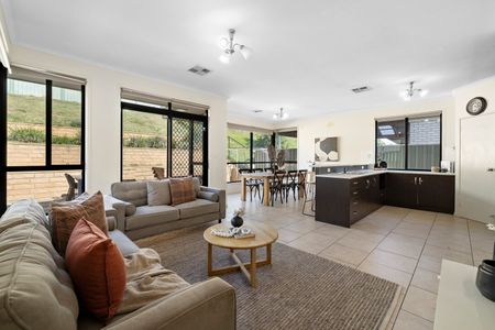33 Macmillan Avenue, Mawson Lakes SA 5095 - House For Rent - $680 | Domain - Photo 4