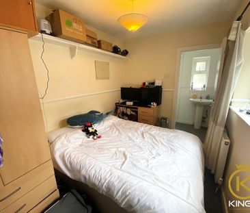 4 bedroom terraced house to rent - Photo 6