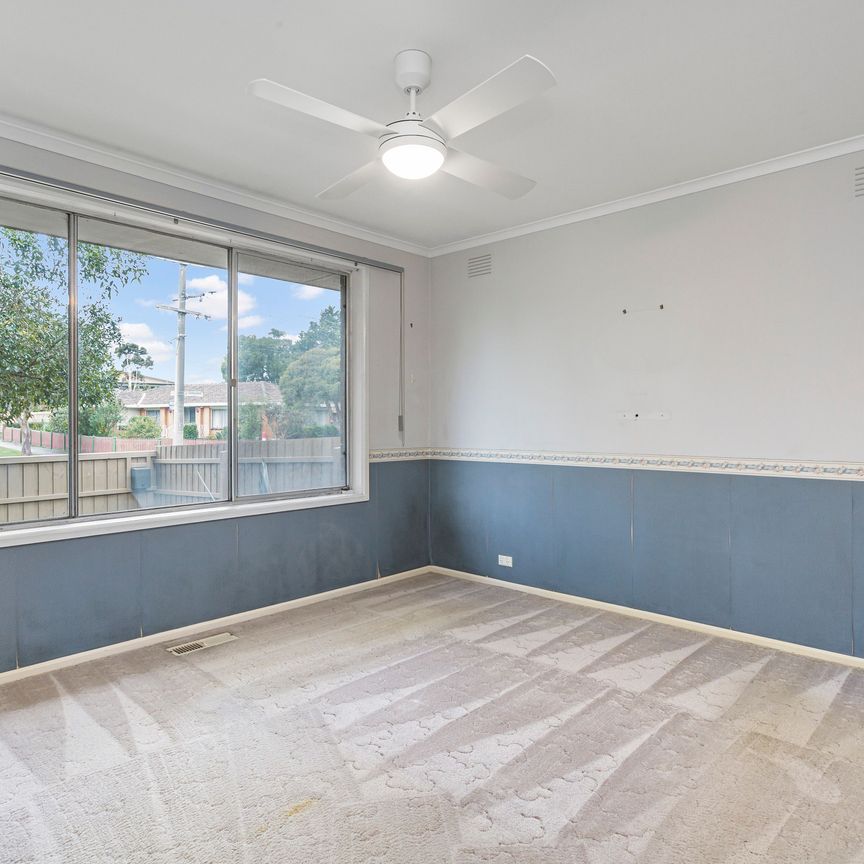 Charming Three-Bedroom Home in a Convenient Frankston Location - Photo 1