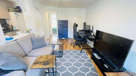 Brangwyn Crescent, London, SW19 - Photo 2