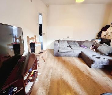 4 bedroom terraced house to rent - Photo 6