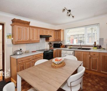 2 bedroom detached bungalow to rent - Photo 6