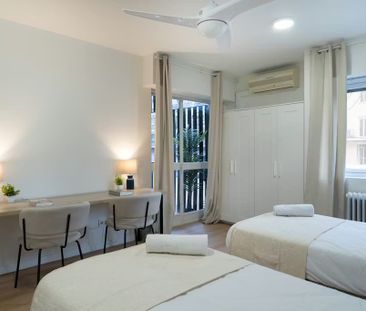 Paseo de la Reina Cristina, Madrid, Community of Madrid 28014 - Photo 2