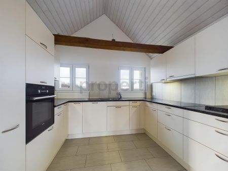 Ländlicher Charakter, grosszügiger Grundriss und gemütlicher Balkon - Photo 3