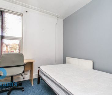 6 bed Mid Terraced House for Rent - Photo 5