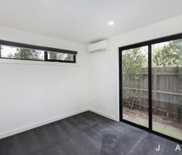 “Park Life in West Footscray” - Photo 1