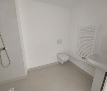 location Appartement T2 DE 63.6m² À BORDEAUX - Photo 2