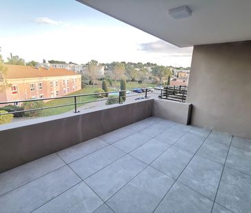 « VILLENEUVE LES AVIGNON - APPARTEMENT T3 69.96 M² AVEC TERRASSE ET... - Photo 5