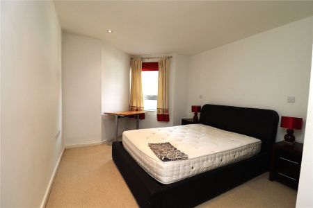 Church Street East, Woking, Surrey, GU21 - Photo 4