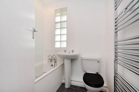 2 bedroom maisonette to rent - Photo 5